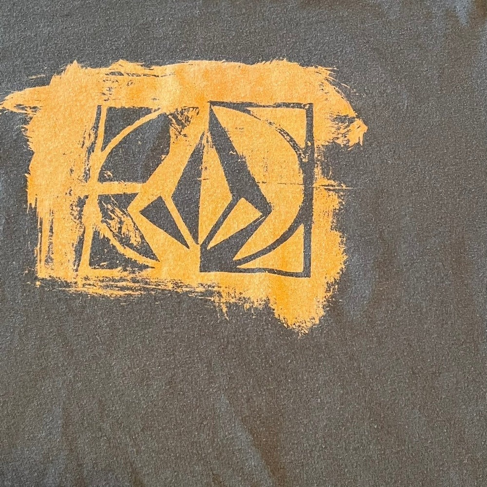 Volcom men's grey size Medium t-shirt graphic tee short sleeve slim fit - Picture 2 of 10